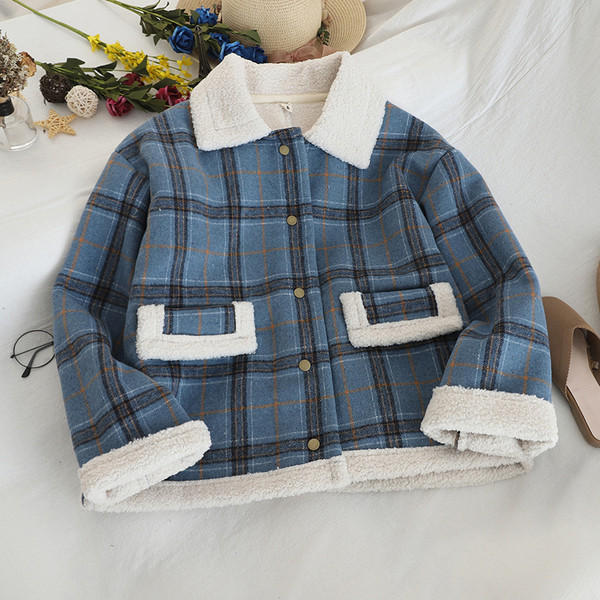 Карирано дамско палто с копчета в син и кафяв цвят