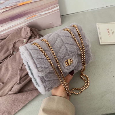 Μοντέρνα γυναικεία χνουδοτή τσάντα με αλυσίδα σε διάφορα χρώματα