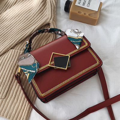 Модерна дамска  чанта с две дръжки в няколко цвята