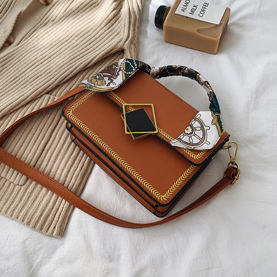 Μοντέρνα γυναικεία τσάντα με δύο λαβές σε διάφορα χρώματα