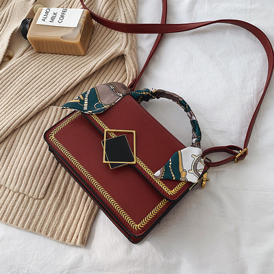 Μοντέρνα γυναικεία τσάντα με δύο λαβές σε διάφορα χρώματα