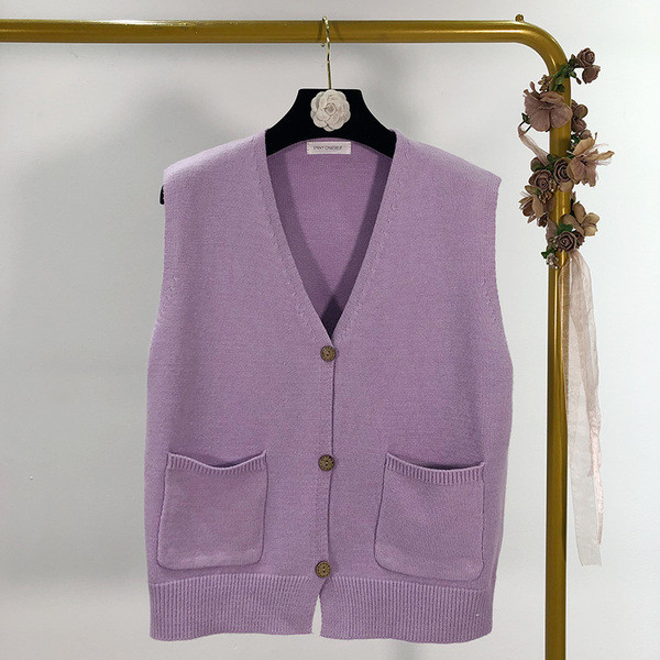 Vesta casual tricotata cu nasturi si buzunare