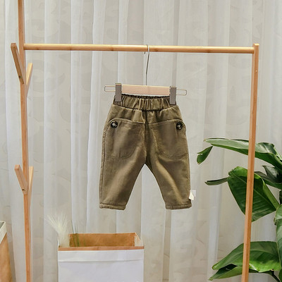 Modern, barna, bézs, fekete és zöld zsebes gyereknadrág