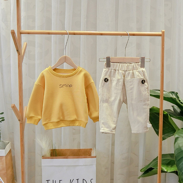 Modern, barna, bézs, fekete és zöld zsebes gyereknadrág