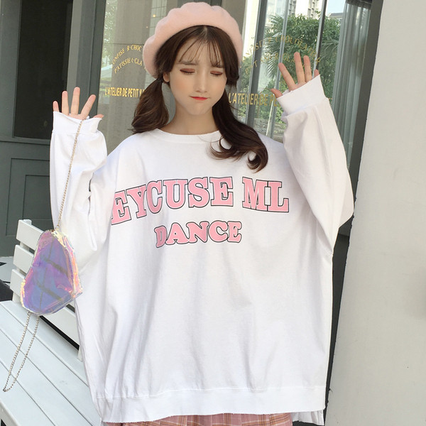 Γυναικεία σύγχρονη μπλούζα με έγχρωμη επιγραφή σε λευκό και ροζ χρώμα