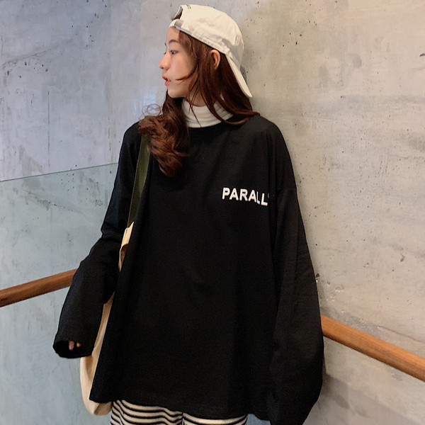 Női blúz széles modell, több színben felirattal