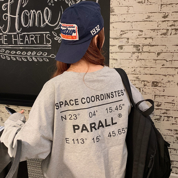 Női blúz széles modell, több színben felirattal