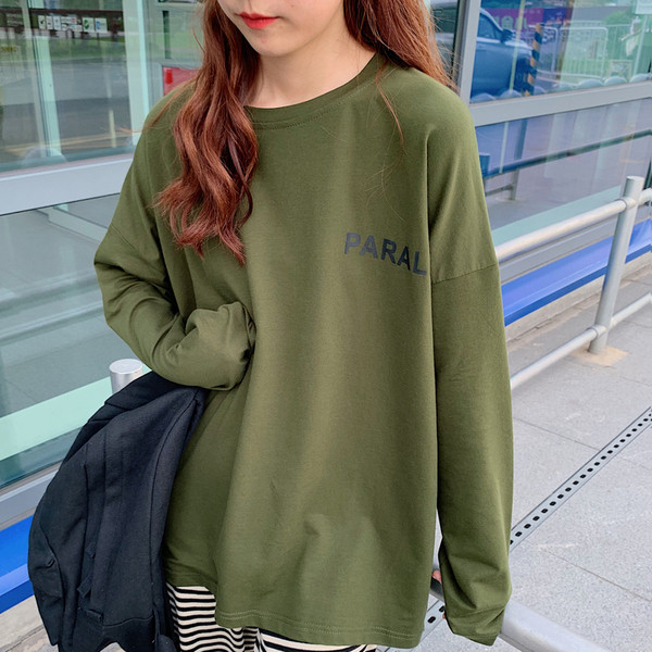 Női blúz széles modell, több színben felirattal