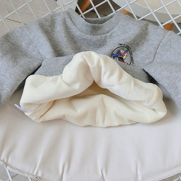 Σύγχρονη παιδική μπλούζα με γκρι και μαύρο χρώμα για αγόρια