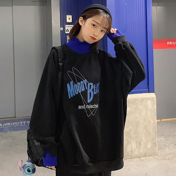 Γυναικεία casual μπλούζα με επιγραφή ευρύ και μακρύ μοντέλο