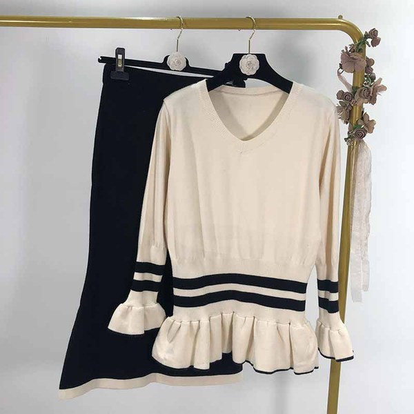 Set de bluză și fustă tricotat pentru femei în trei culori