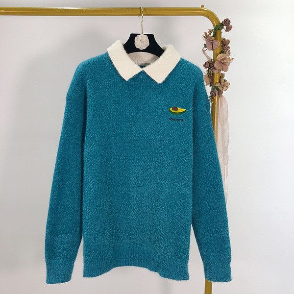 Női pehely pulóver gallérral, három színben