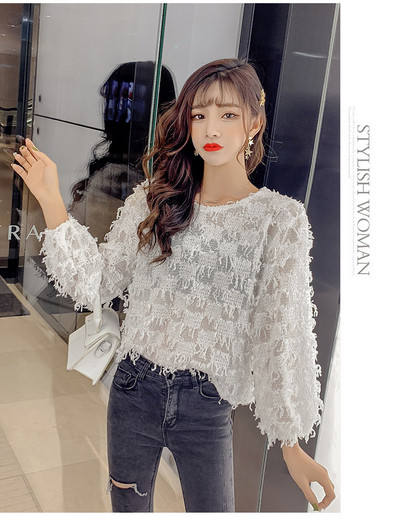 Bluză casual de damă cu decolteu oval și franjuri în verde și alb