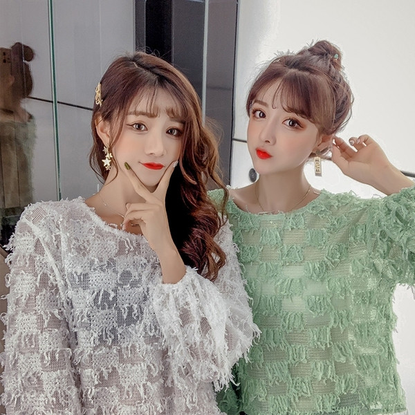 Bluză casual de damă cu decolteu oval și franjuri în verde și alb