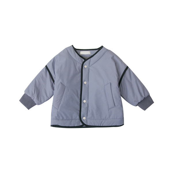 Modern gyerekkabát sárga, fekete és kék gombokkal