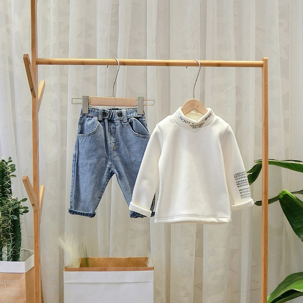 Νέο μοντέλο παιδική μπλούζα με κολάρο και εφαρμογή λευκό και μαύρο χρώμα