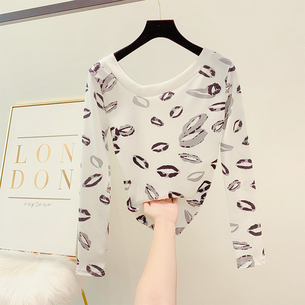 Μοντέρνα γυναικεία μπλούζα με στρογγυλη λαιμόκοψη σε δύο χρώματα