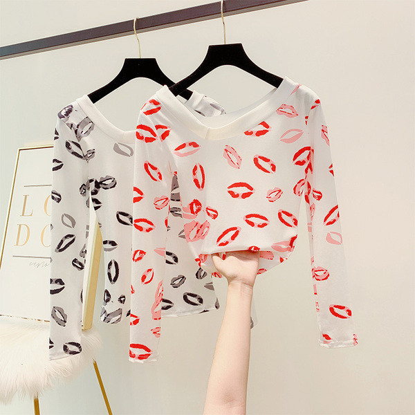 Μοντέρνα γυναικεία μπλούζα με στρογγυλη λαιμόκοψη σε δύο χρώματα