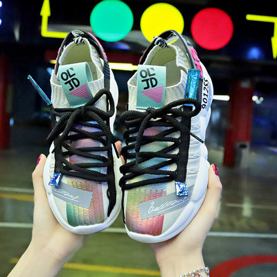 Modern női tornacipő vastag talppal és fűzővel, három színben