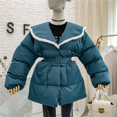 Női kabát övvel és zsebekkel fekete, barna és zöld színben