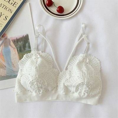 Модерен  дамски дантелен сутиен в три цвята