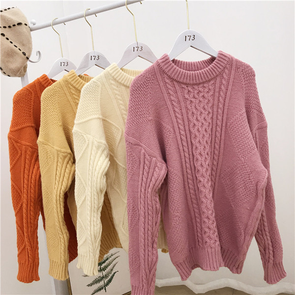 Μοντέρνο γυναικείο πουλόβερ φαρδύ σχέδιο σε ροζ, πορτοκαλί, κίτρινο και λευκό χρώμα