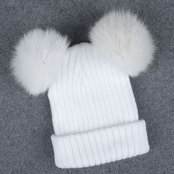 Palarie de dama moderna cu puf in mai multe culori