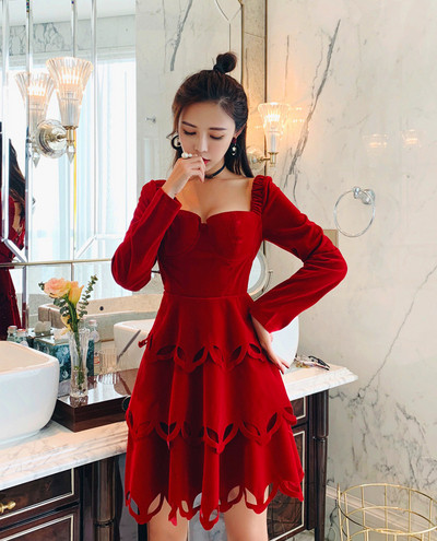 Rochie de damă elegantă din catifea în negru și roșu