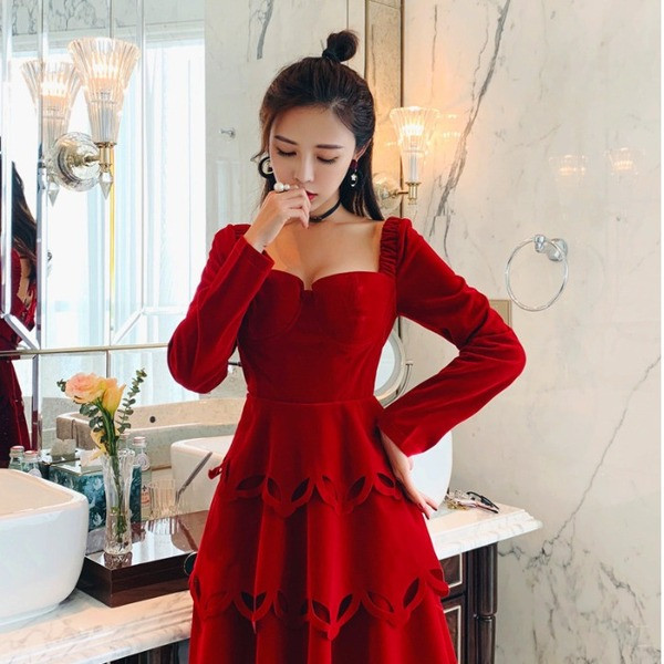 Rochie de damă elegantă din catifea în negru și roșu