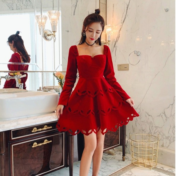 Rochie de damă elegantă din catifea în negru și roșu