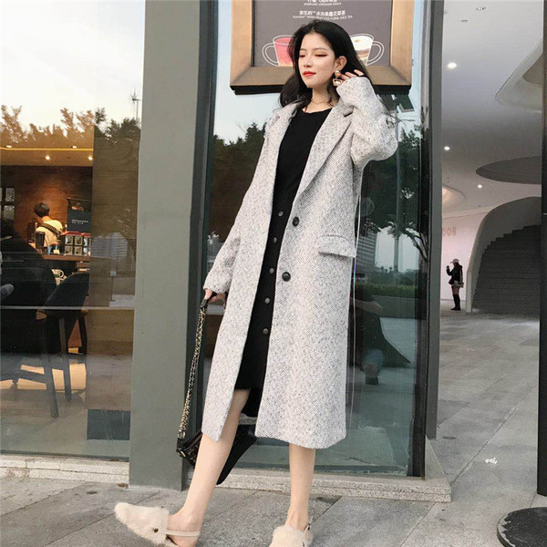 Palton lung de dama modern, de culoare deschisa