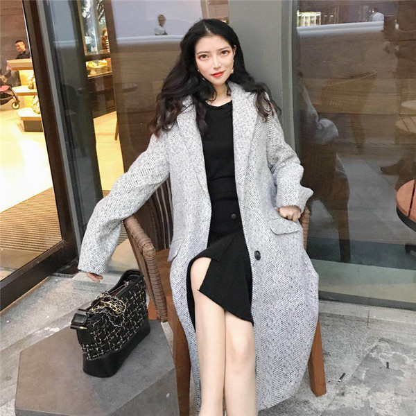 Palton lung de dama modern, de culoare deschisa