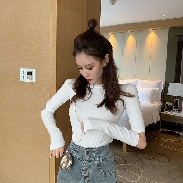 Bluză casual de damă cu decolteu oval și decupaje