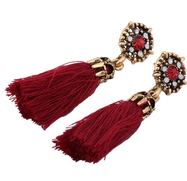 Κομψά γυναικεία σκουλαρίκια με μεταλλικό στοιχείο σε τέσσερα χρώματα