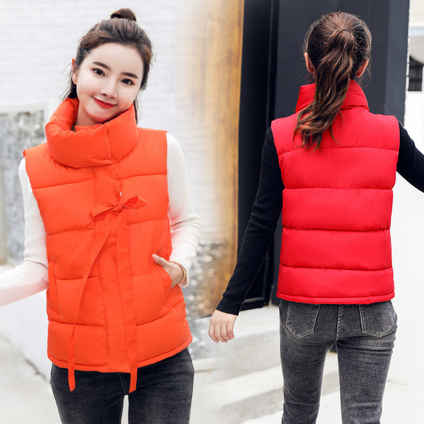 Alkalmi női mellény spitz nyakkivágással, többféle színben