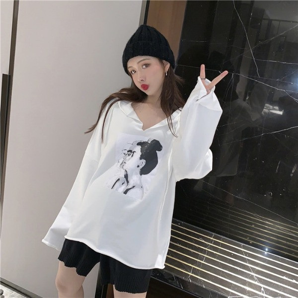 Μακρύ και φαρδύ φούτερ σε τρία χρώματα με εφαρμογή