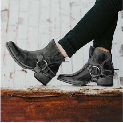 ÚJ női csizma modell vastag sarokkal, barna és szürke színben