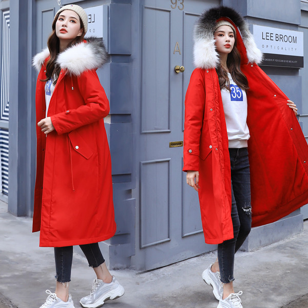 Κομψό χειμωνιάτικο γυναικείο μπουφάν με απαλή επένδυση και πολύχρωμη γούνα σε διάφορα χρώματα