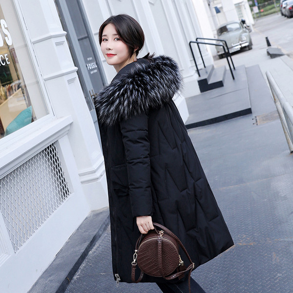 Geaca de iarna de dama moderna cu buzunare - model lung in alb, negru si albastru