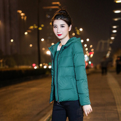 Κοντό γυναικείο μπουφάν φθινόπωρο-χειμώνα με κουκούλα