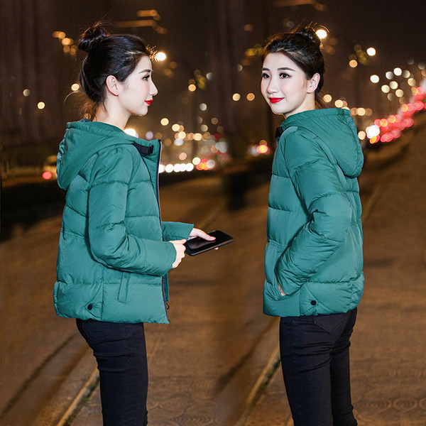 Κοντό γυναικείο μπουφάν φθινόπωρο-χειμώνα με κουκούλα