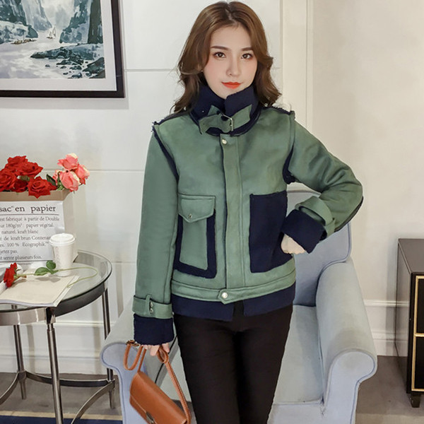 Модерно дамско късо палто с копчета и цип в зелен цвят