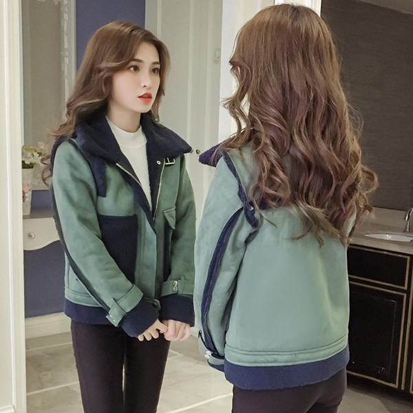 Модерно дамско късо палто с копчета и цип в зелен цвят