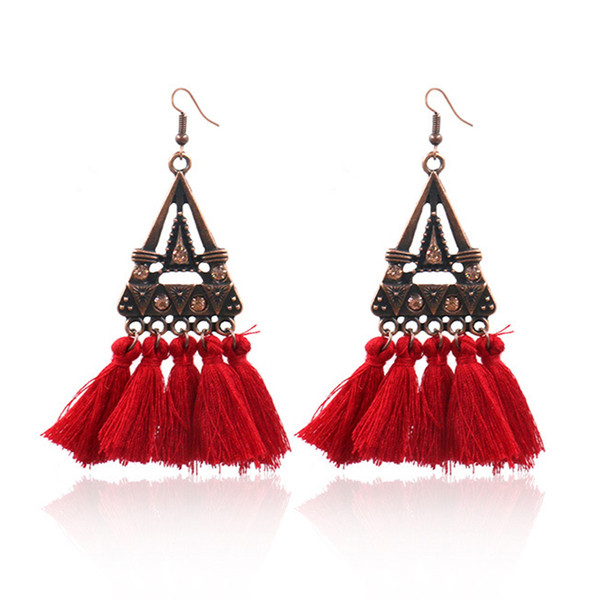 Μοντέρνα κρεμαστά σκουλαρίκια με μεταλλικό στοιχείο σε τρία χρώματα