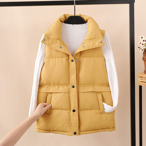 Vesta de dama cu nasturi si buzunare in mai multe culori diferite