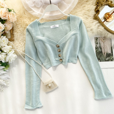 Μοντέρνα γυναικεία κοντύ ζακέτα με κουμπιά