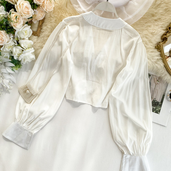 Cămașă scurtă de damă elegantă, cu decolteu spitz și mâneci lungi, în trei culori