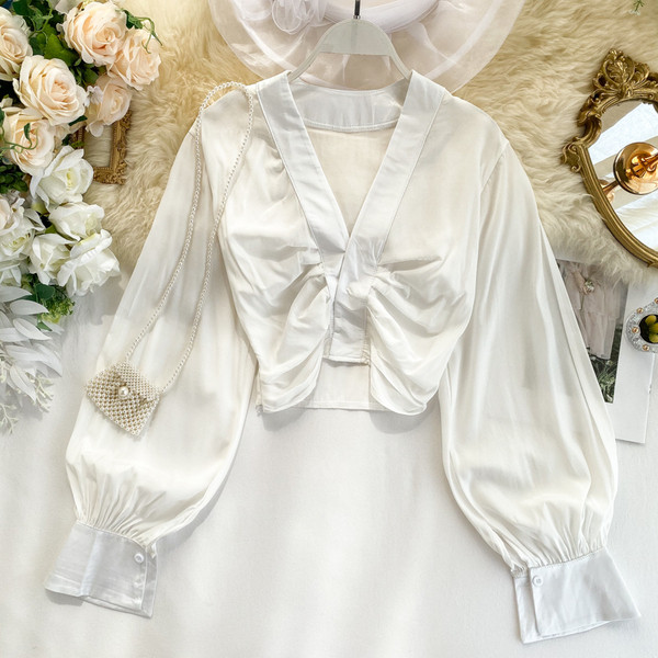 Cămașă scurtă de damă elegantă, cu decolteu spitz și mâneci lungi, în trei culori