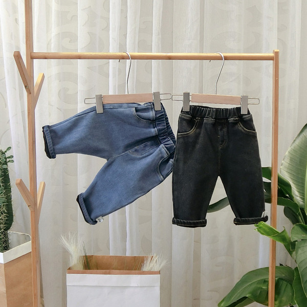 Új modell alkalmi gyerekfarmer fiúknak fekete és kék színben