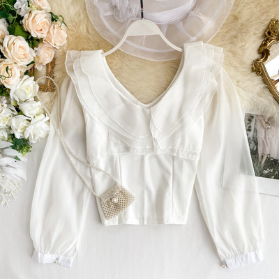 Стилна дамска блуза с V-образно деколте в бял цвят